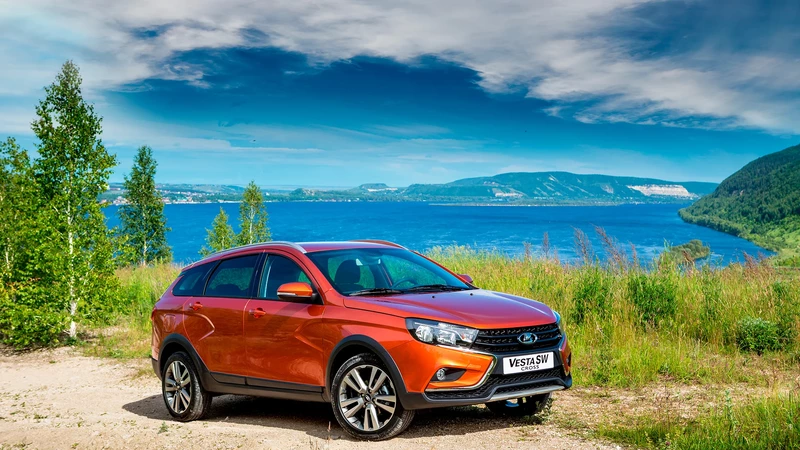 Аренда машины Lada Vesta SW Cross в Крыму