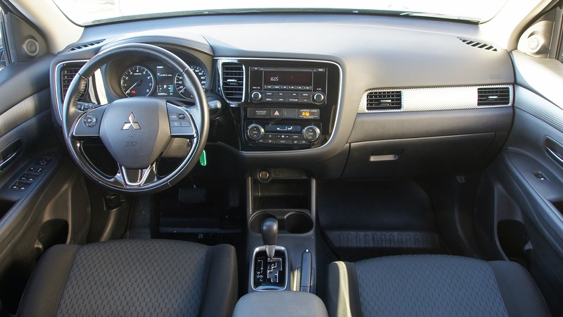 Прокат автомобиля Mitsubishi Outlander в Крыму