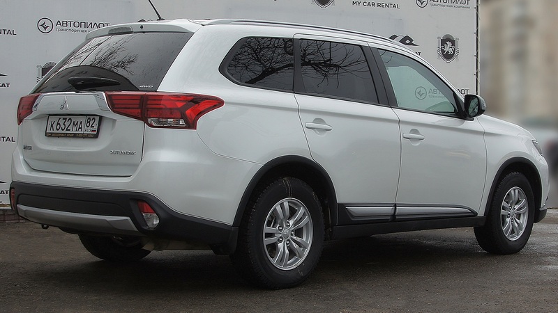 Аренда авто Mitsubishi Outlander в Крыму