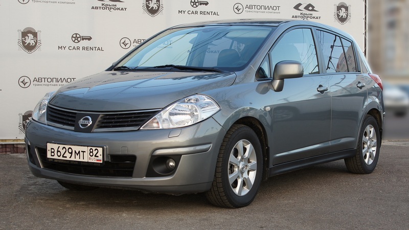 Аренда автомобиля Nissan Tiida HB в Крыму