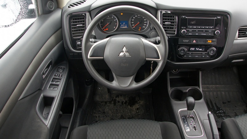 Аренда автомобиля Mitsubishi Outlander в Крыму