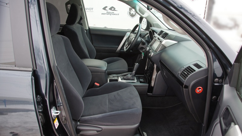 Аренда авто Toyota Land Cruiser Prado в Крыму