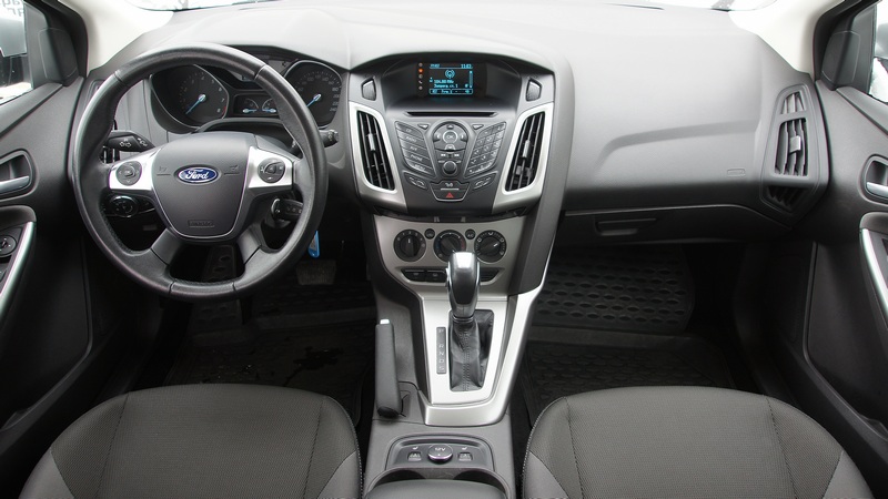 Аренда автомобиля Ford Focus HB в Крыму