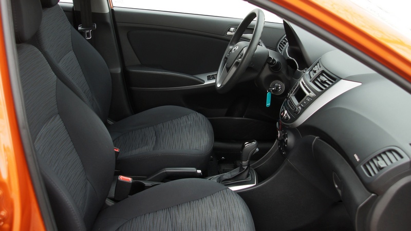 Прокат авто Hyundai Solaris HB в Крыму