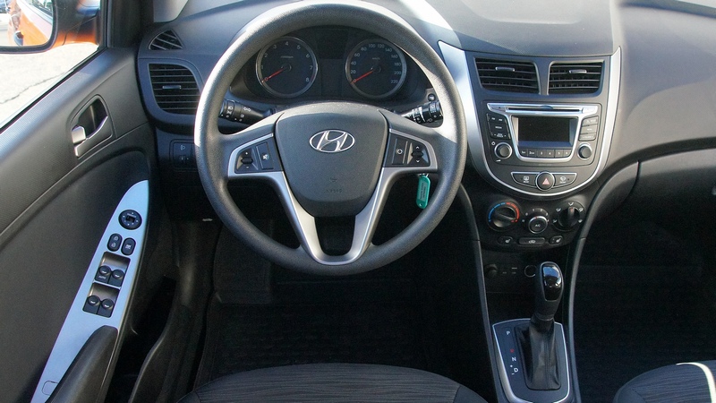 Прокат авто Hyundai Solaris HB в Крыму