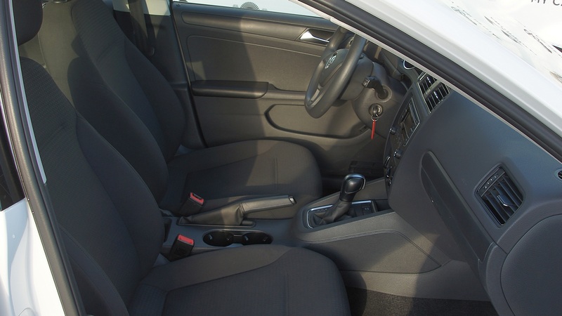 Прокат автомобиля Volkswagen Jetta в Крыму