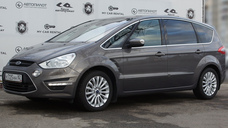 Аренда автомобиля Ford S-Max в Крыму