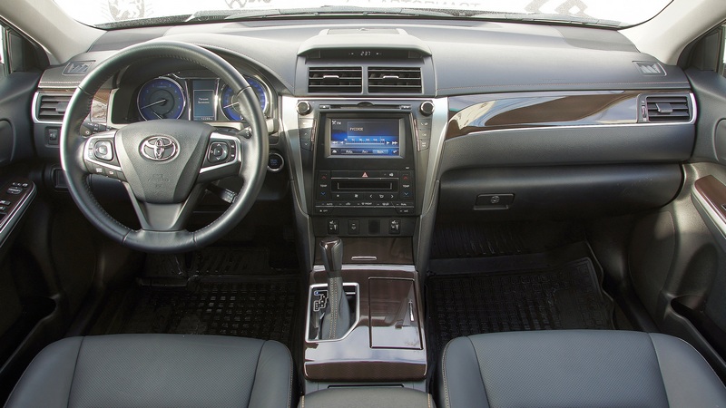 Прокат авто Toyota Camry 50 в Крыму