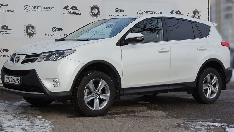 Прокат авто Toyota RAV4 в Крыму